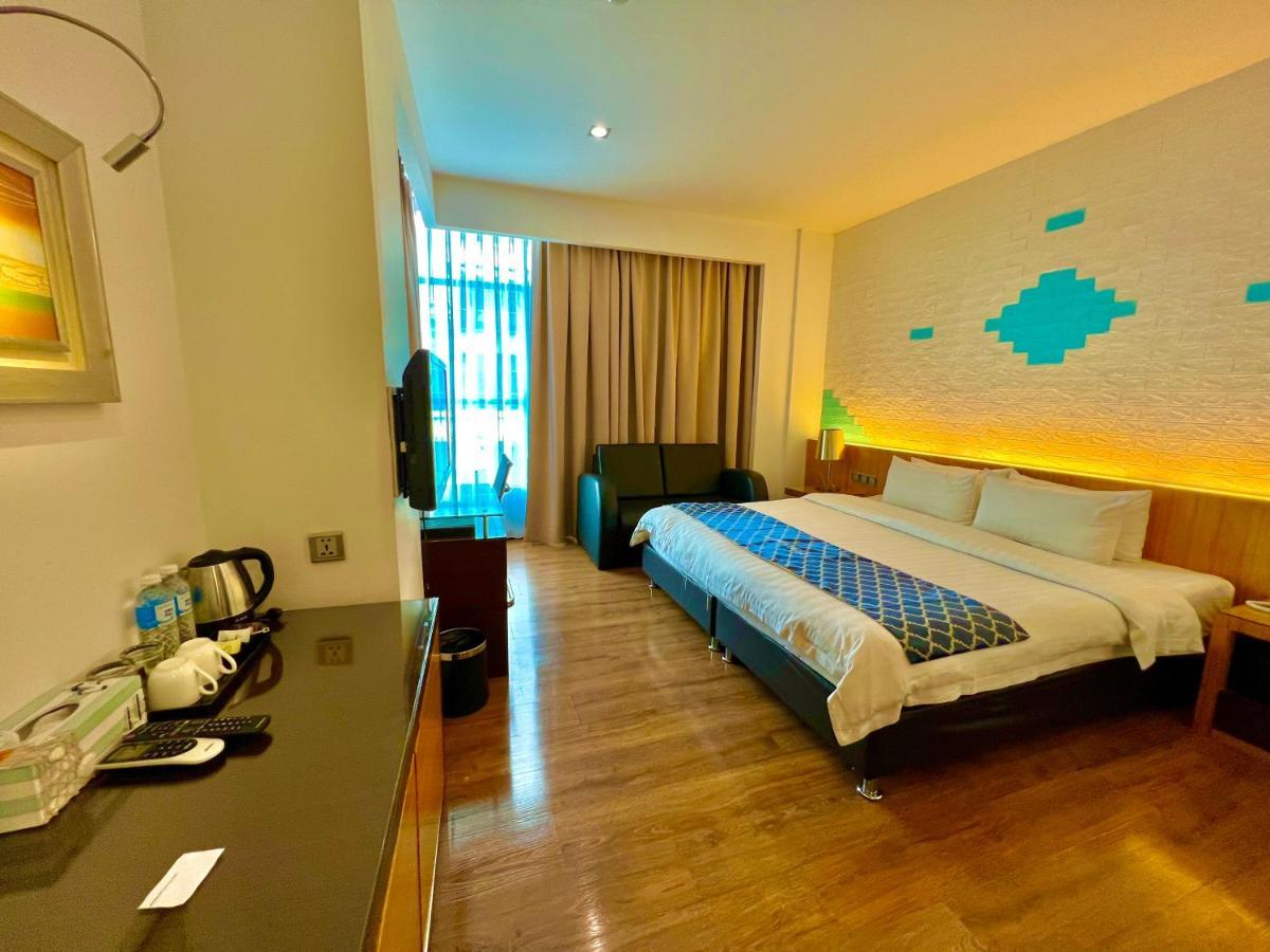 New World Express Motel Бінтулу Екстер'єр фото